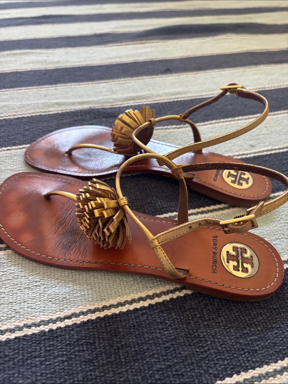 Tory Burch Cherilyn T Strap Sandals Gold size 9 - Picture 4 of 10